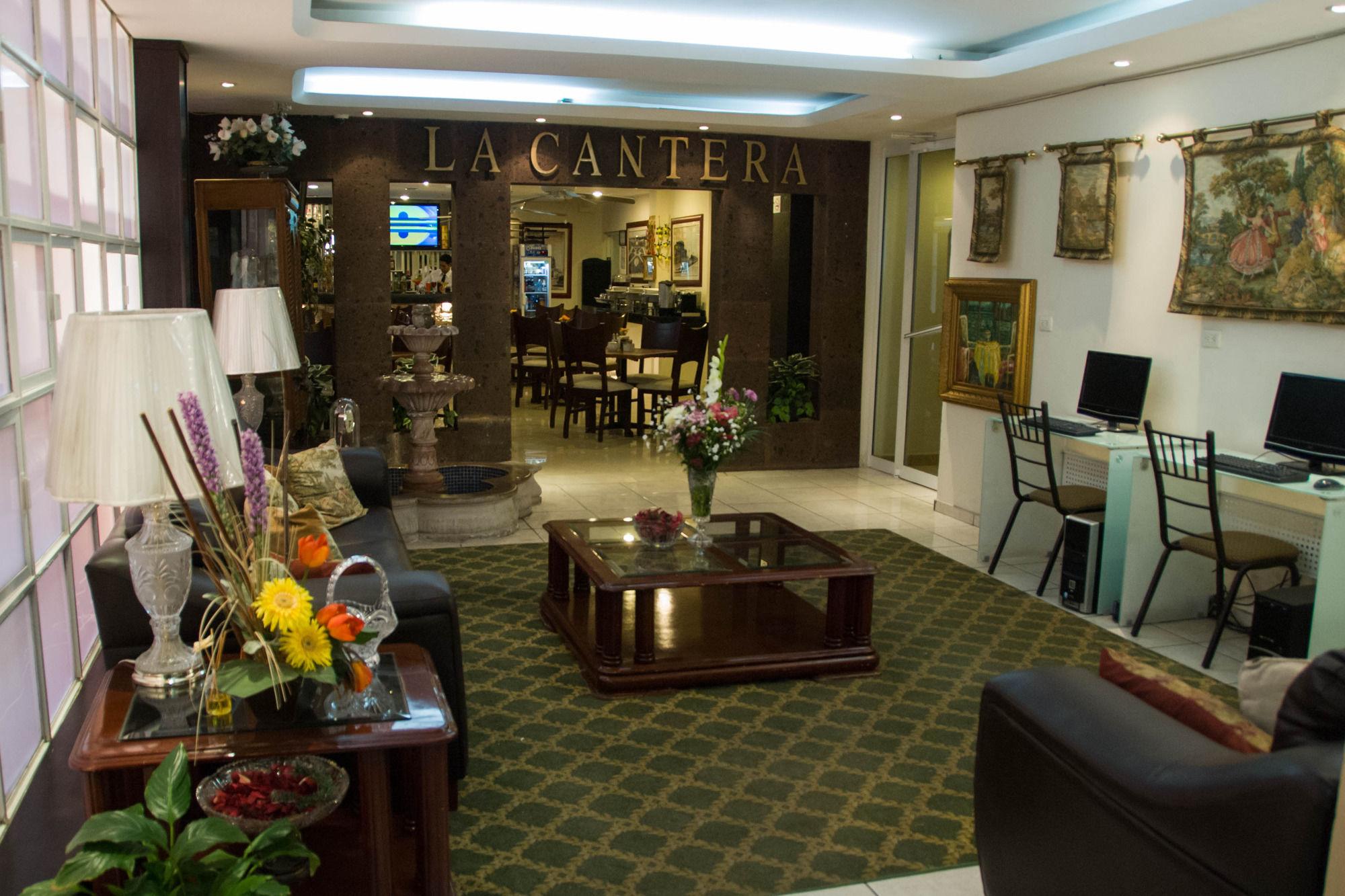 Hotel Rincon Real Suites Durango Exterior photo