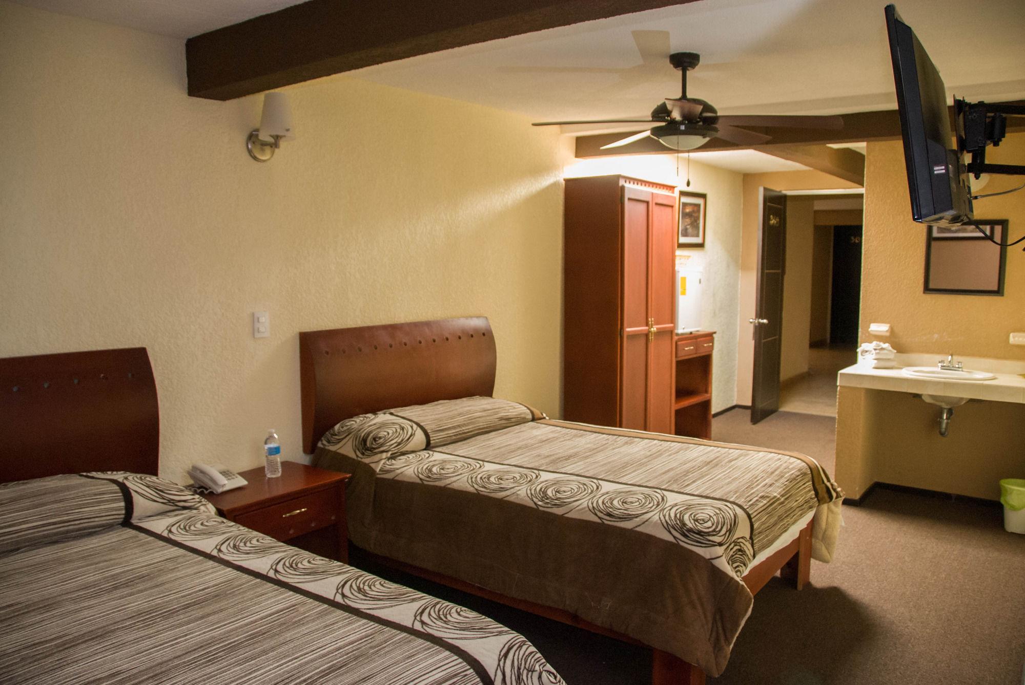 Hotel Rincon Real Suites Durango Exterior photo