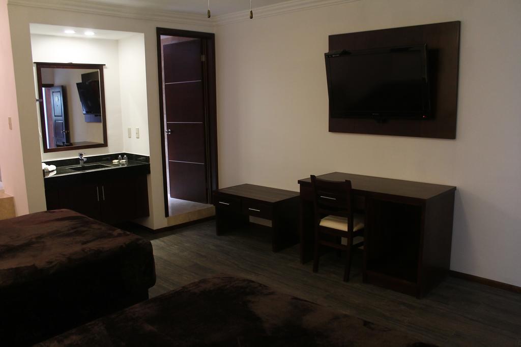 Hotel Rincon Real Suites Durango Exterior photo